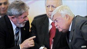 Ricardo Teixeira (right) with Brazil's President Lula