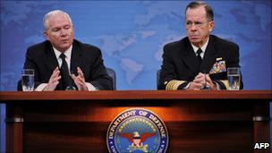 Robert Gates and Adm Mike Mullen