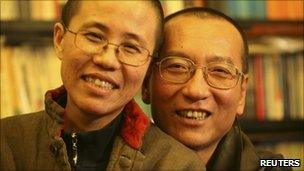 Liu Xiaobo (R) and his wife, Liu Xia (undated file image)