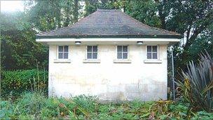 Public toilet in Bath