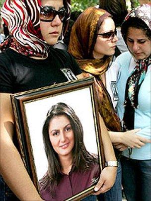 Picture of Gamze Gunoral carried at her funeral