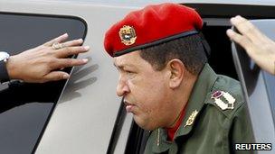 Venezuelan President Hugo Chavez visiting flood victims (14 December 2010)