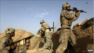 US soldiers fighting in Afghanistan