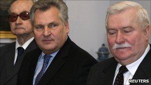 From left: Gen Wojciech Jaruzelski, Aleksander Kwasniewski and Lech Walesa, at a meeting of Poland's National Security Council in Warsaw, 24 November 1989