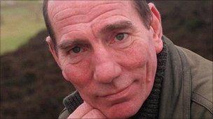 Pete Postlethwaite