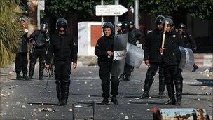 Tunisian police in Regueb, 10 January 2011