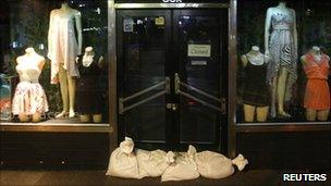 Flood preparations in Brisbane, 11 January