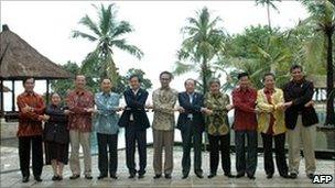 Indonesian foreign ministry foto of Asean foreign ministers, Lombok, Indonesia 16 Jan 2011