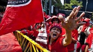 Thai anti-government demonstrators in Bangkok, Thailand, 23 January 2011