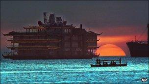 Jumbo Palace floating restaurant anchored off Manila Bay