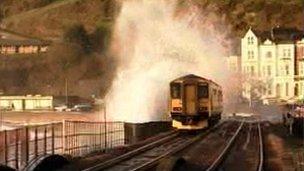 Train on the Dawlish to Teignmouth line