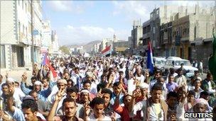 Protesters march through streets of Sanaa