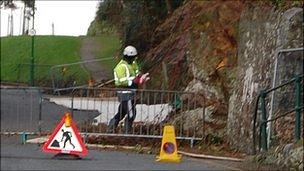 Work on stabilising the cliff at La Vallette