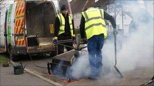 Nu Phalt cooker at work in Surrey