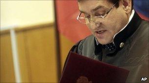 Judge Viktor Danilkin reads the verdict in Moscow, Russia (27 Dec 2010)