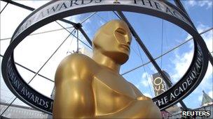 Oscar statue outside Kodak Theatre