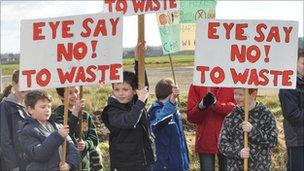 'Eye Say No to Waste' banners