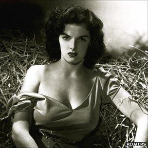 Jane Russell on the set of the Outlaw