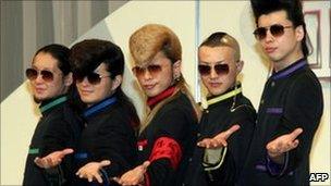 Kishidan boy band, Tokyo, 2004