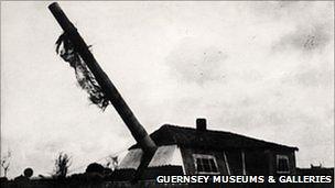 The Batterie Mirus guns disguised as houses