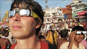 Professor Brian Cox witnessing the 2009 total solar eclipse in Varanasi, India