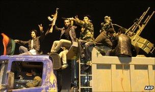 Libyan rebels demonstrate in Benghazi