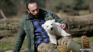 Thomas Doerflein with Knut