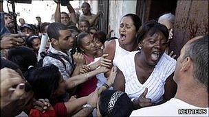 Ladies in White scuffle with pro-government supporters in Havana. 19 March 2011