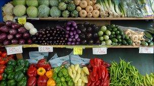 fruit on supermarket shelf