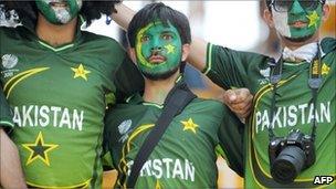 Pakistani cricket fans - 19/03/ 2011