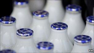 Milk bottles (generic)