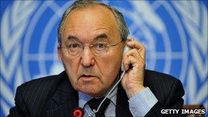 Goldstone at a press conference during a two-day hearing session on Gaza conflict -UN office, Geneva July 200