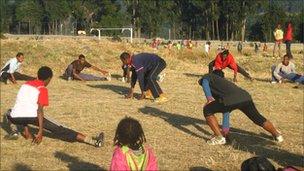 Training with young Ethiopian marathon runners