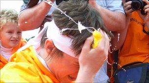 Competitor at the World Egg Throwing Championship