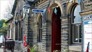 Oakworth station