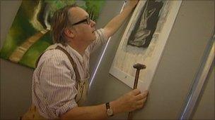 Vic Reeves prepares exhibition