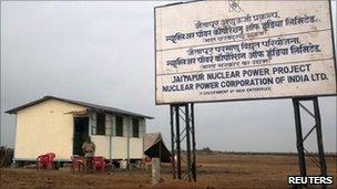 A policeman stands at a kiosk at the proposed site of the Jaitapur nuclear plant in Ratnagiri district, about 360 km (224 miles) south of Mumbai, April 13, 2011.