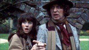 Elisabeth Sladen and Tom Baker in Doctor Who