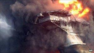 Deepwater Horizon oil rig on fire