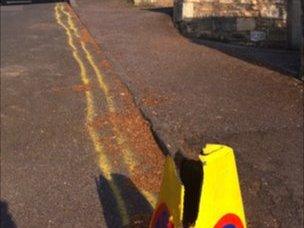 Double-yellow lines in Bath