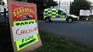 Board showing further stunt shows have been cancelled