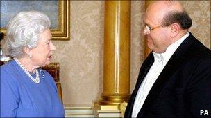 The Queen and Dr Sami Khiyami in 2005