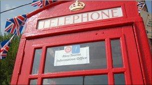 Telephone box in Toot Hill