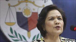 Merceditas Gutierrez at a press conference on 29 April 2011