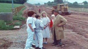 Cwmbran children on site of Hollybush Way in 1986