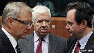 EU Commissioner Rehn, Portugal"s Finance Minister Teixeira dos Santos and Greek Finance Minister Papaconstantinou in Brussels 16/5/2011