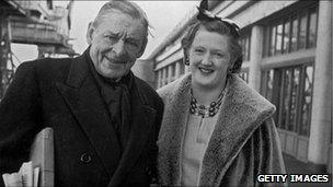 TS Eliot and second wife, Valerie, in 1961