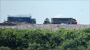 Lorries at the Pitsea landfill site