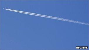 Aeroplane with vapour trail