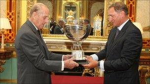 Prince Phillip gives David Hempleman-Adams the award